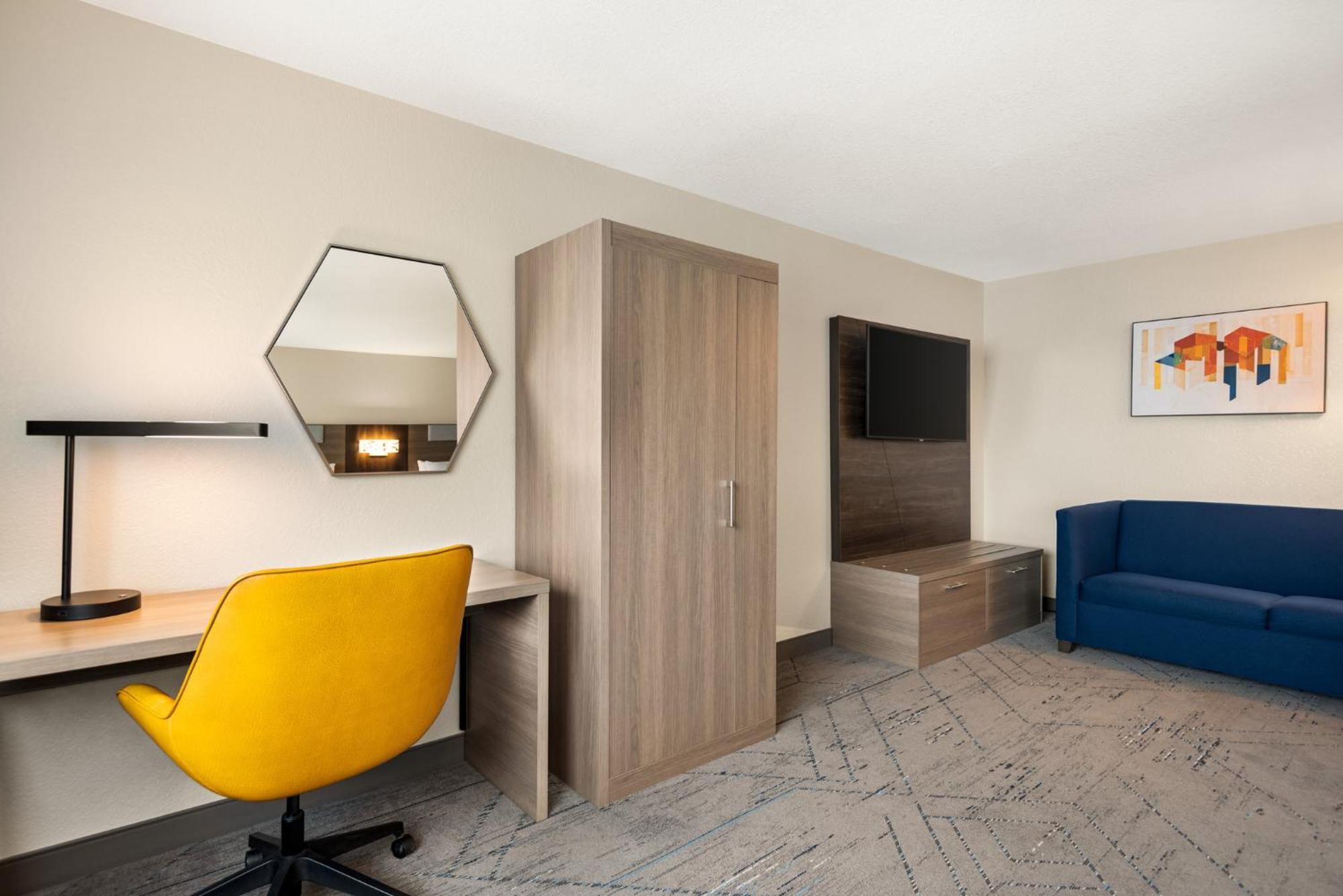 Express By Ihg Hotel